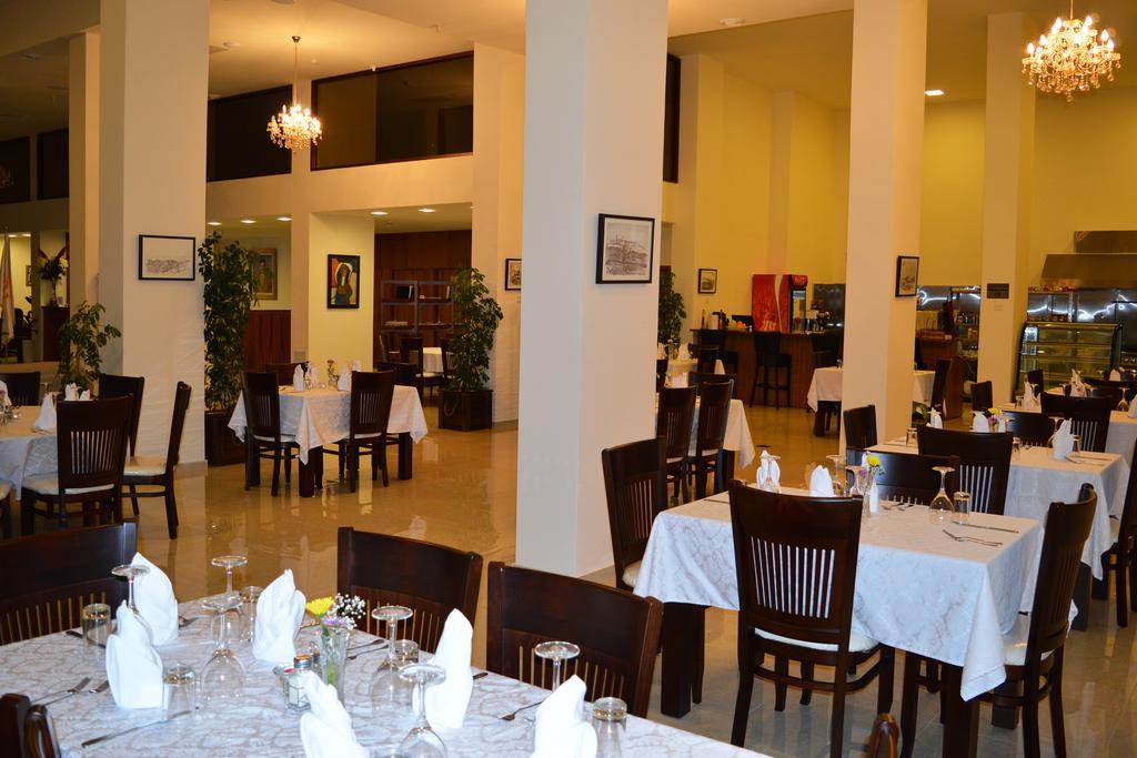 Taybeh Golden Hotel Рамала Екстериор снимка